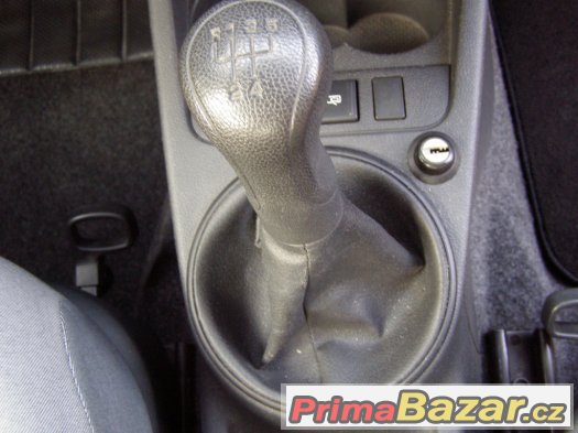 Fabia kombi 2009 44 kW 1.majitel najeto 46 000 – fotografie 2