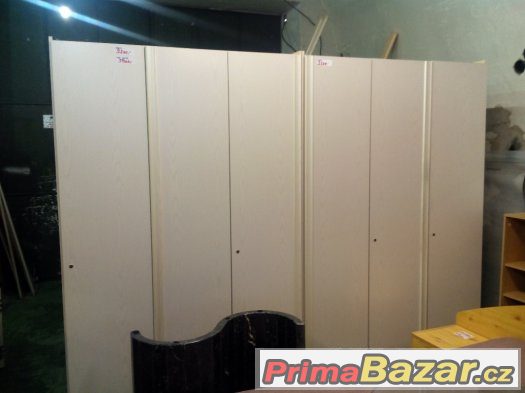 skříně dva kusy cena za kus cc150cm na 200cm – fotografie 1