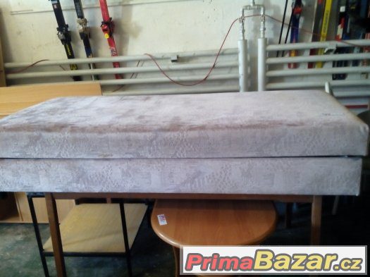 válenda čalouněná s ul.prostorem 90cm na 200cm – fotografie 1