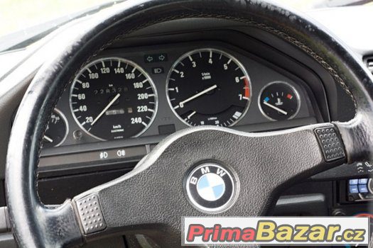 BMW E30 318i sedan – fotografie 3