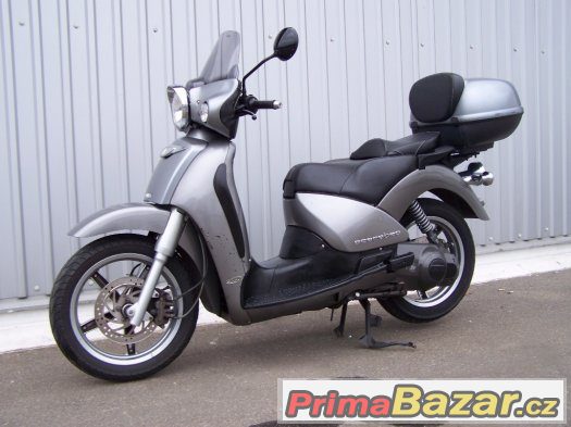 Aprilia Scarabeo 250 GT (2005) – fotografie 1