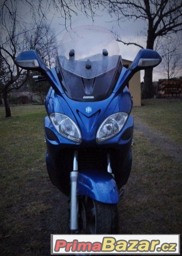 Piaggio X9 125 Evolution – fotografie 1