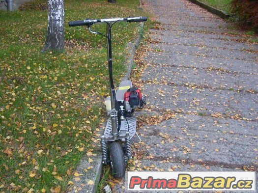 BENZÍNOVÁ KOLOBĚŽKA – fotografie 2