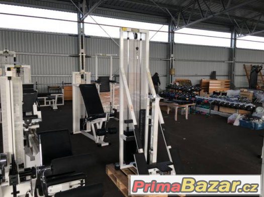 Posilovací stroj Technogym, Pulley Machine – fotografie 2