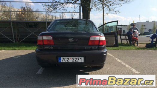 Opel Omega 3.0 24v – fotografie 4