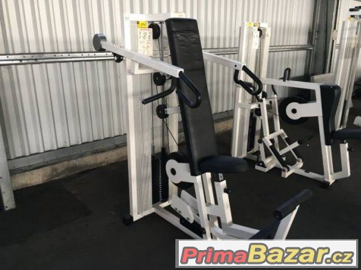 Posilovací stroj Technogym, Typ Shoulder Press – fotografie 1