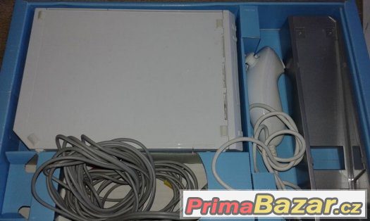 Nintendo Wii + příslušenství – fotografie 1