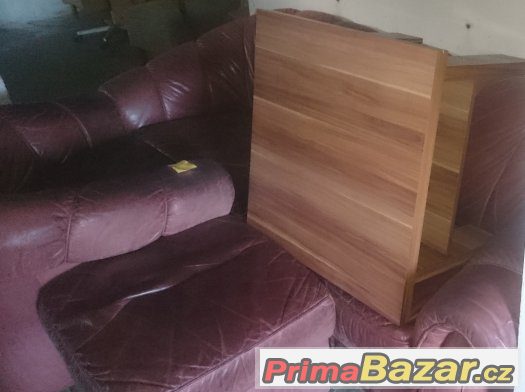Kožená sedací souprava, jedno křeslo taburet plus stolek, na – fotografie 1
