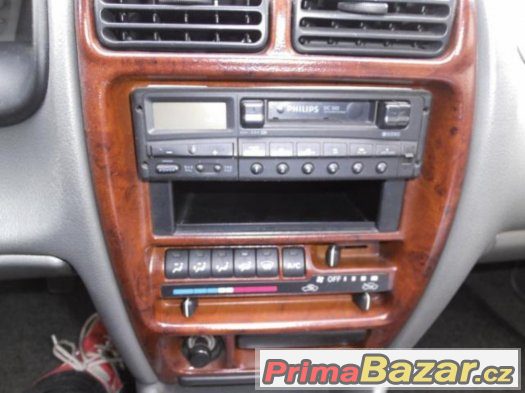Suzuki Baleno 1.6i, klimatizace – fotografie 4