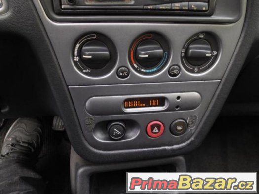 Peugeot 306 1.8í, tažné, klima – fotografie 5