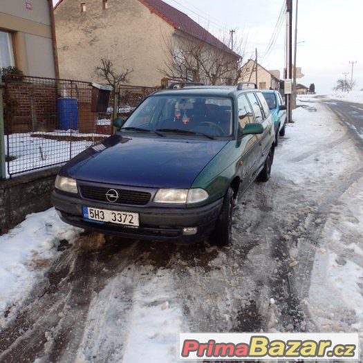 Opel Astra -  kombi 1.6 – fotografie 1