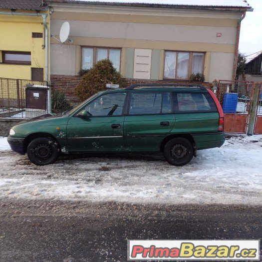 Opel Astra -  kombi 1.6 – fotografie 2