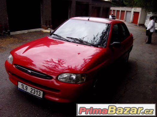 FORD Escort 1,6i 16V Champ - TOP STAV – fotografie 1