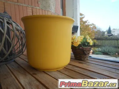 VELKÝ MIX RŮZNÝCH KVĚTINÁČŮ-KERAMICKÉ i PLASTOVÉ-HEZKÉ