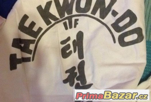 Dobok - oblek na Taekwondo i s pásky – fotografie 1