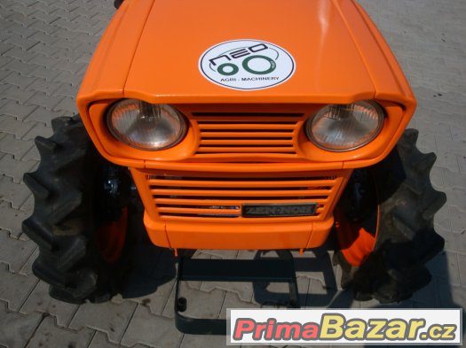 Japonský malotraktor KUBOTA L1500DT, 15 Hp, 4x4, nový lak – fotografie 3