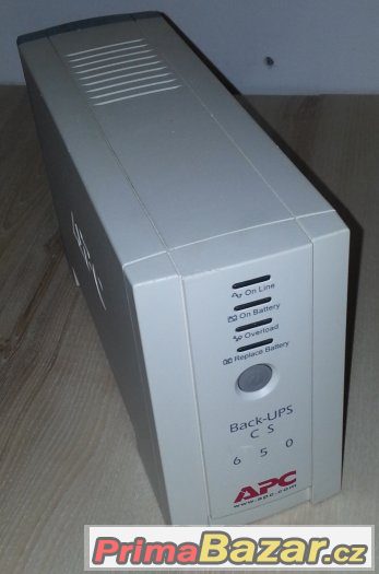 Záložní zdroj APC Back-UPS CS 650 (BK650EI) – fotografie 1