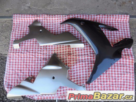 Boční kapoty Yamaha YZF R1 2003 – fotografie 1