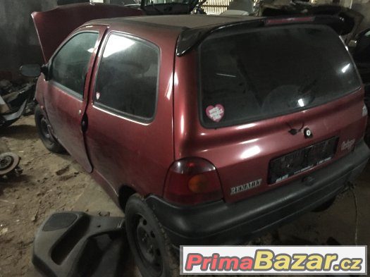 Renault twingo 1.2 bez spz propadle v poloprevovodu – fotografie 1