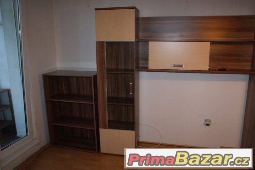 Zánovní obývací stěna – fotografie 3