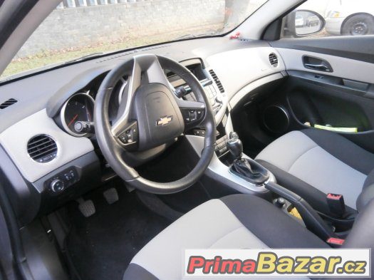 CRUZEr.2011 1,6 16V,91 KW,39000 KM – fotografie 5
