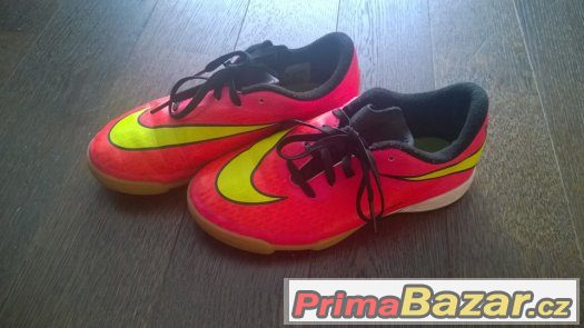 SÁLOVÉ BOTY ,,NIKE,, – fotografie 1