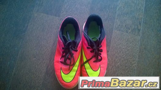 SÁLOVÉ BOTY ,,NIKE,, – fotografie 2