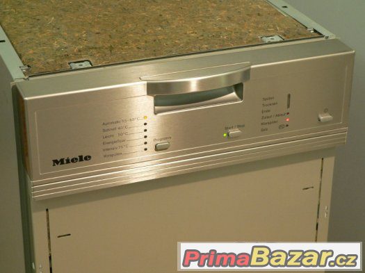 Nerezová vestavná myčka Miele 45 cm G110SCi – fotografie 2