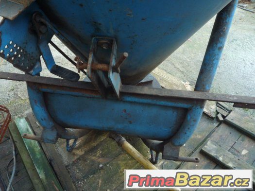 Rozmetadlo průmyslových hnojiv 600kg – fotografie 3