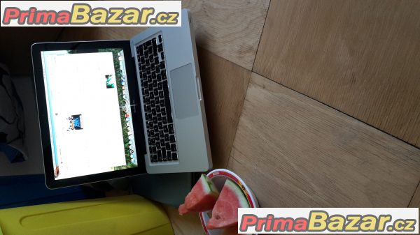 prodám Macbook Pro – fotografie 1