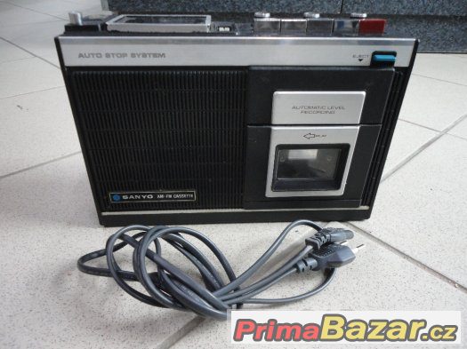 Radiomagnetofon Sanyo M 2400FE – fotografie 1