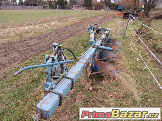 pluh čtyřák B210 – fotografie 1