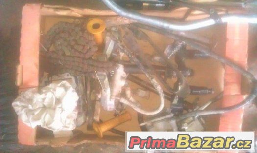 SUZUKI DR 350 Kola, Plasty, Ladena koncovka vyfuku a dalsi – fotografie 5