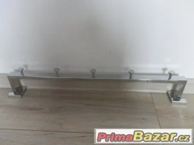 Prodám nerezový věšák na stěnu