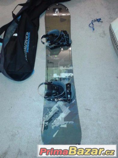 Prodám stylový pánsky snowboard – fotografie 1