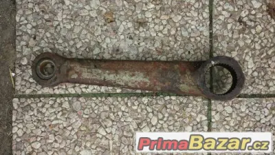 horni rameno na Zetor 4011