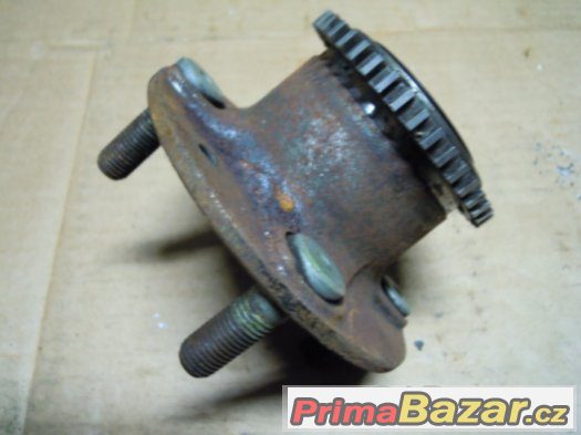 Mazda 323 BJ, r.v. 98 - 03 - náboj zadního kola – fotografie 4