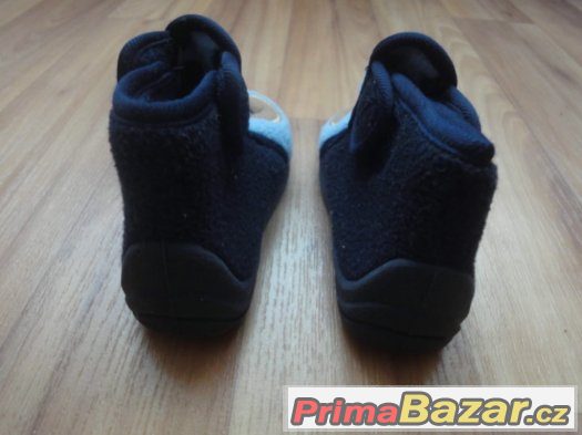 Dětské bačkůrky s pevnou podrážkou. Délka stélky cca 12cm. D – fotografie 4