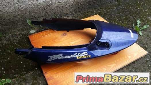 Suzuki GSF 1250 r.v. 2008 - podsedlovy plast – fotografie 1