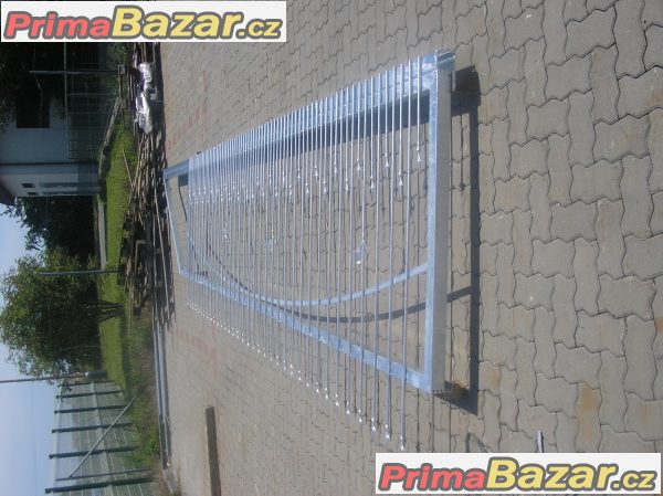 Posuvná nesená brána – fotografie 3