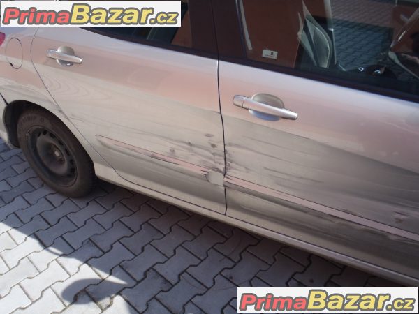 PEUGEOT 308 havarovany bok + p – fotografie 4