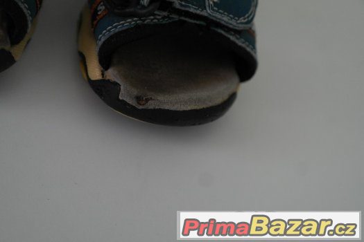 SANDÁLE KLUK NEBO HOLKA VE VELIKOSTI 25, STÉLKA 15.5 CM – fotografie 4