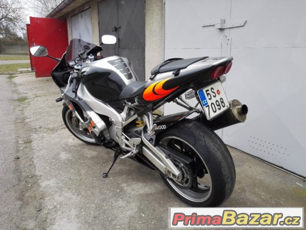 Yamaha YZF R1 – fotografie 3