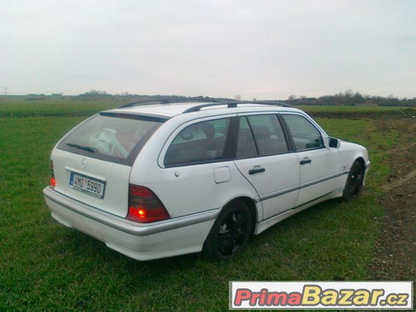 W202 C 220D, kombi – fotografie 2