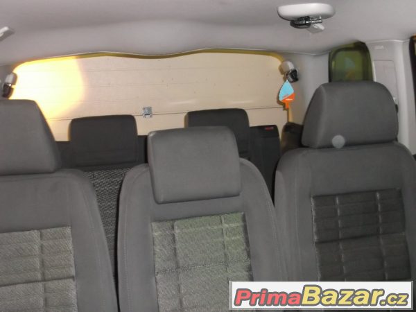 VW Touran 2,0 103kW NAVI, Klima – fotografie 4