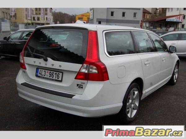 Volvo V70, 2.4  D5 Momentum, kombi, nafta – fotografie 5