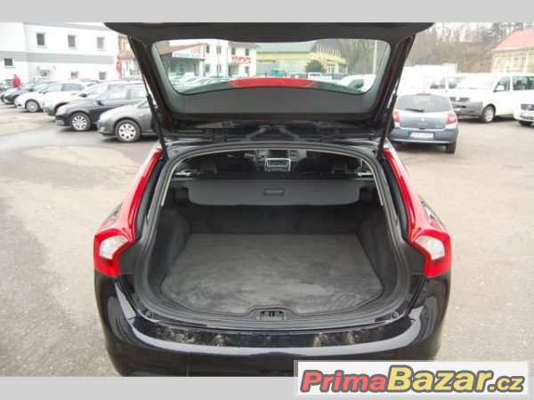 Volvo V60, D2 Momentum – fotografie 6