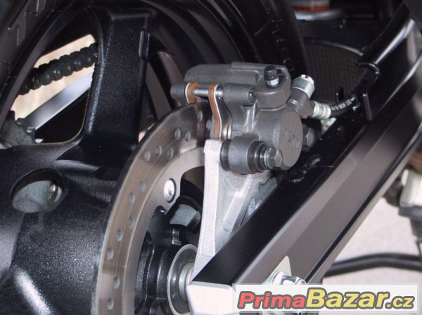 Suzuki DL 650 V-Strom, enduro silniční – fotografie 6