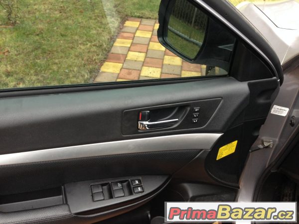 Subaru Outback 2.0D – fotografie 6