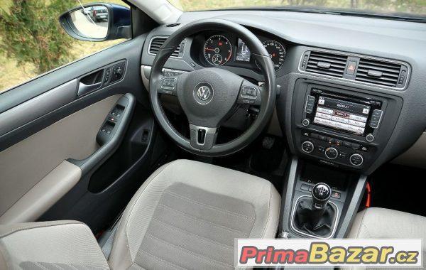 Volkswagen JETTA Highline 1.6 TDI – fotografie 6